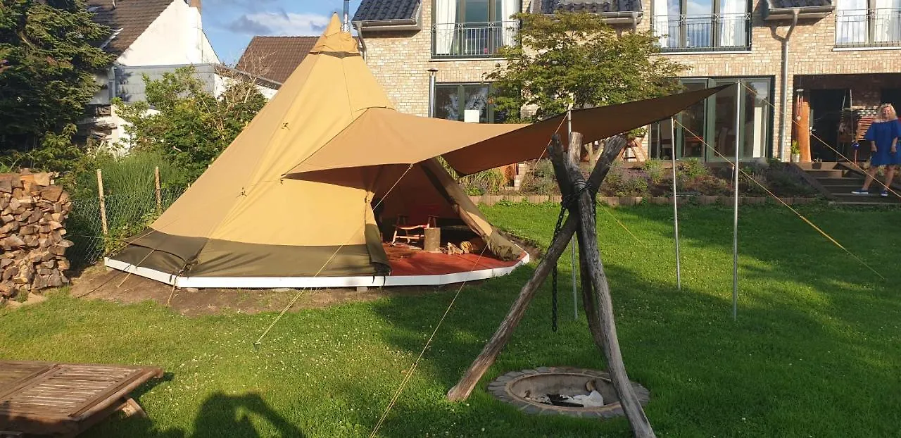 Bed & Breakfast Schoenste Lage Am Rhein In Unmittelbarer Stadtnaehe, B & B Cologne