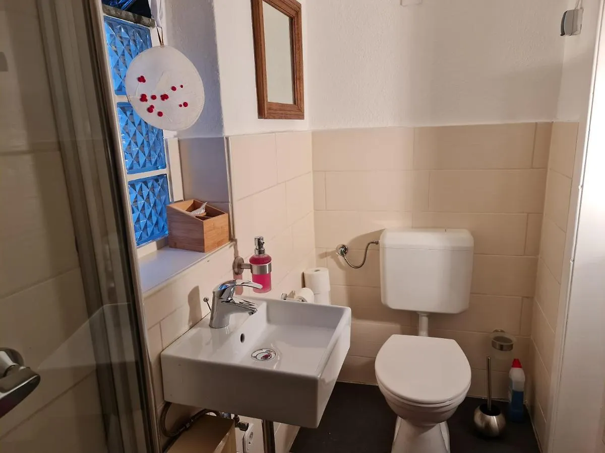 Bed & Breakfast Schoenste Lage Am Rhein In Unmittelbarer Stadtnaehe, B & B Keulen
