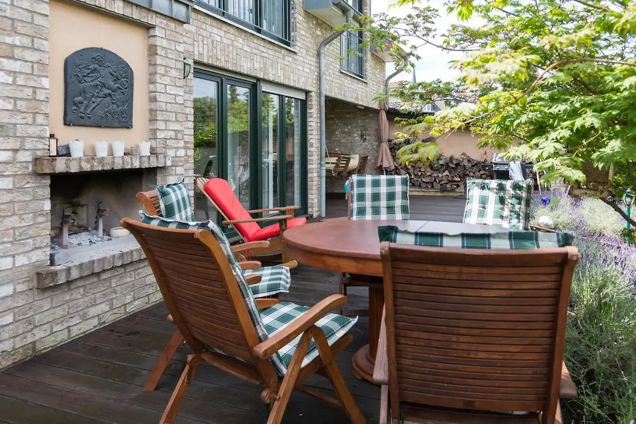 Bed & Breakfast Schoenste Lage Am Rhein In Unmittelbarer Stadtnaehe, B & B Colonia