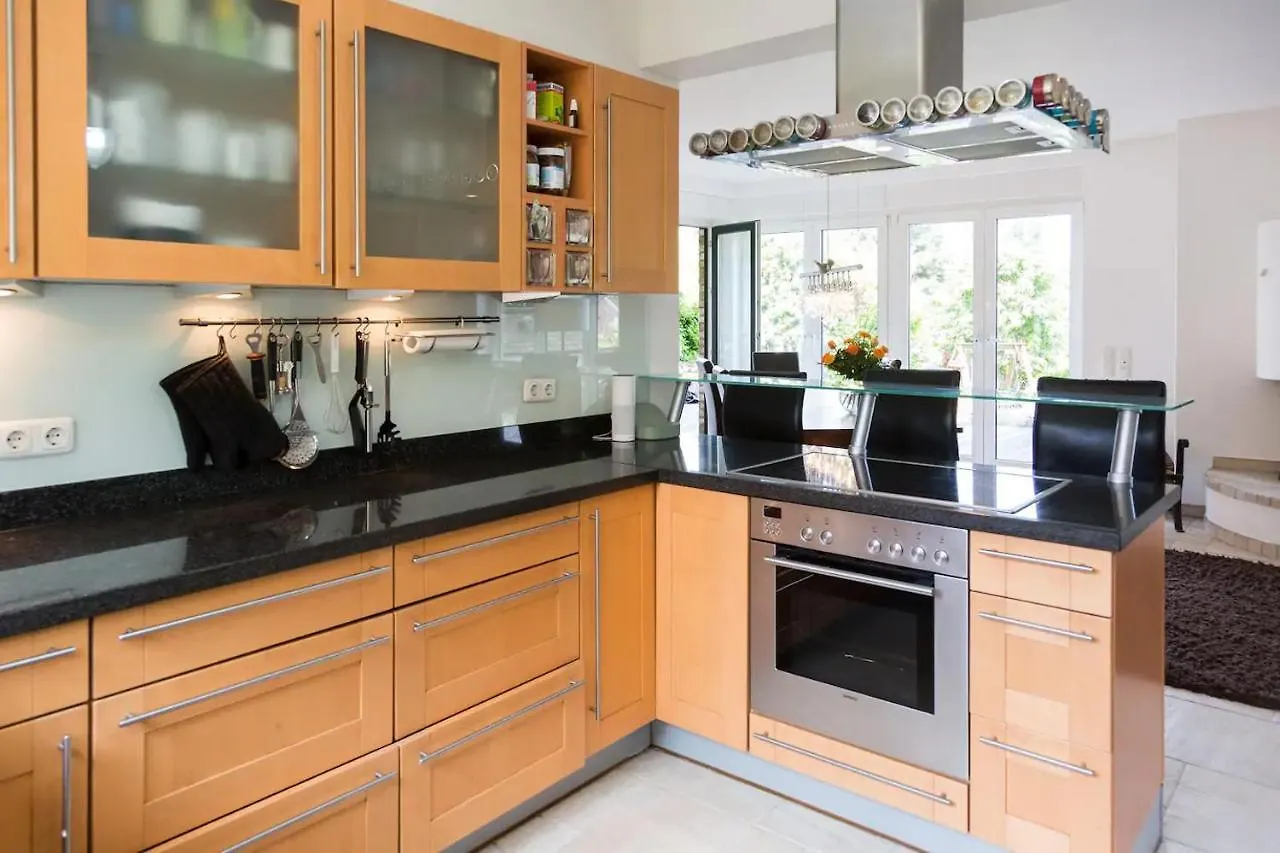 Bed & Breakfast Schoenste Lage Am Rhein In Unmittelbarer Stadtnaehe, B & B Cologne Germany
