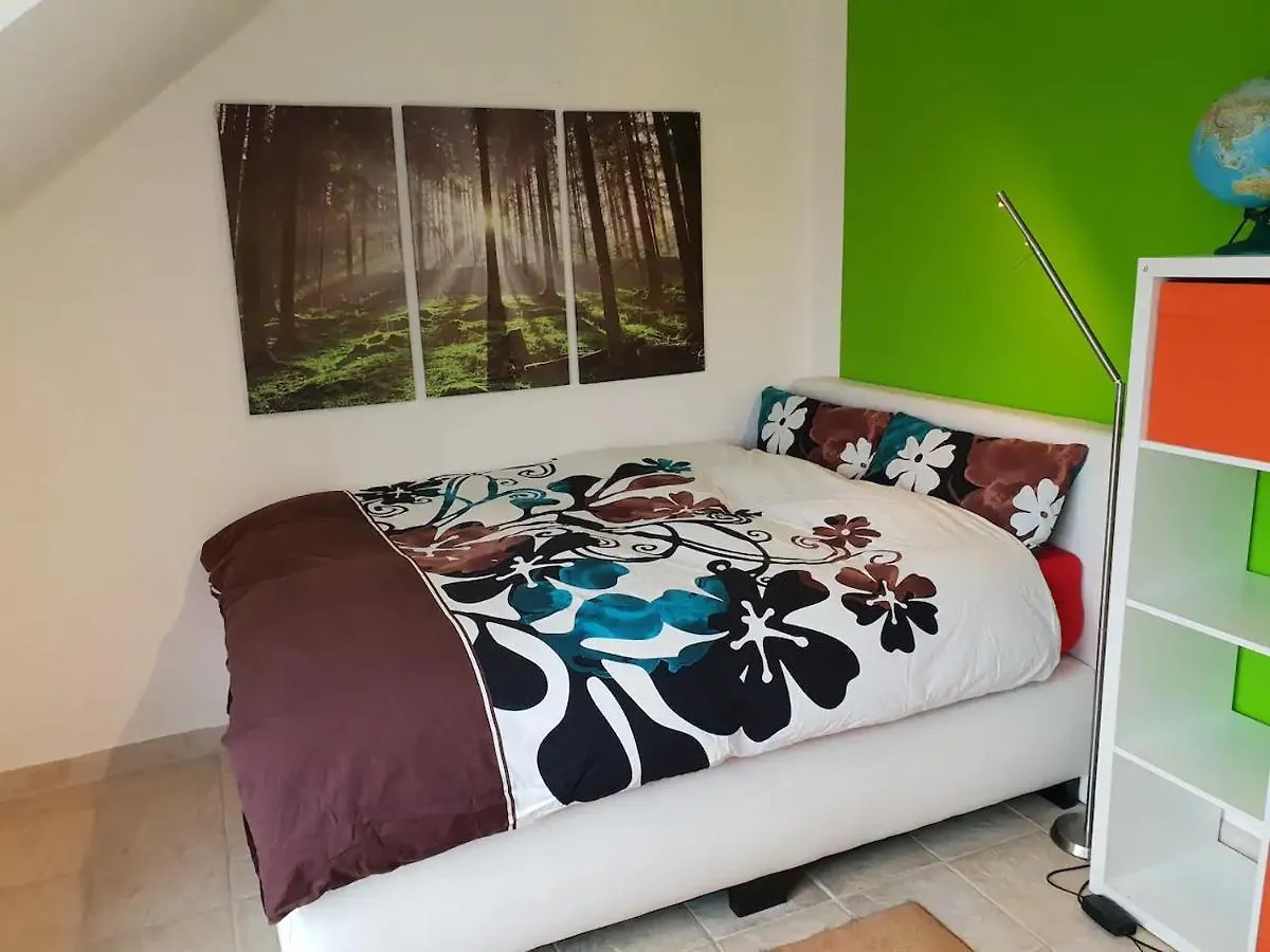 Bed & Breakfast Schoenste Lage Am Rhein In Unmittelbarer Stadtnaehe, B & B Cologne