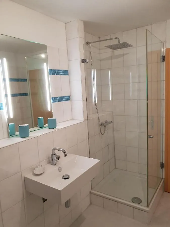 Schoenste Lage Am Rhein In Unmittelbarer Stadtnaehe, B & B Cologne