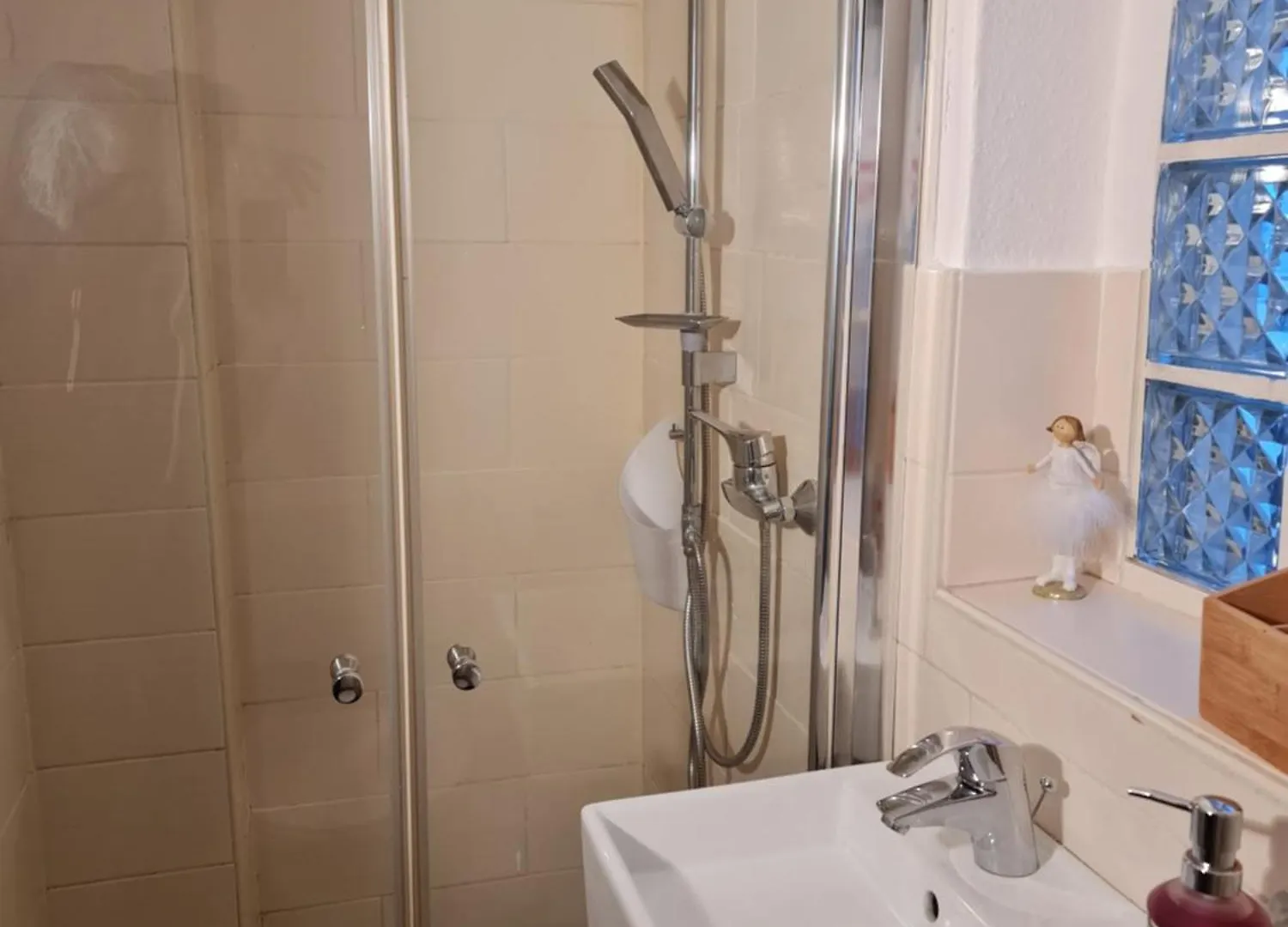 Bed & Breakfast Schoenste Lage Am Rhein In Unmittelbarer Stadtnaehe, B & B Colonia