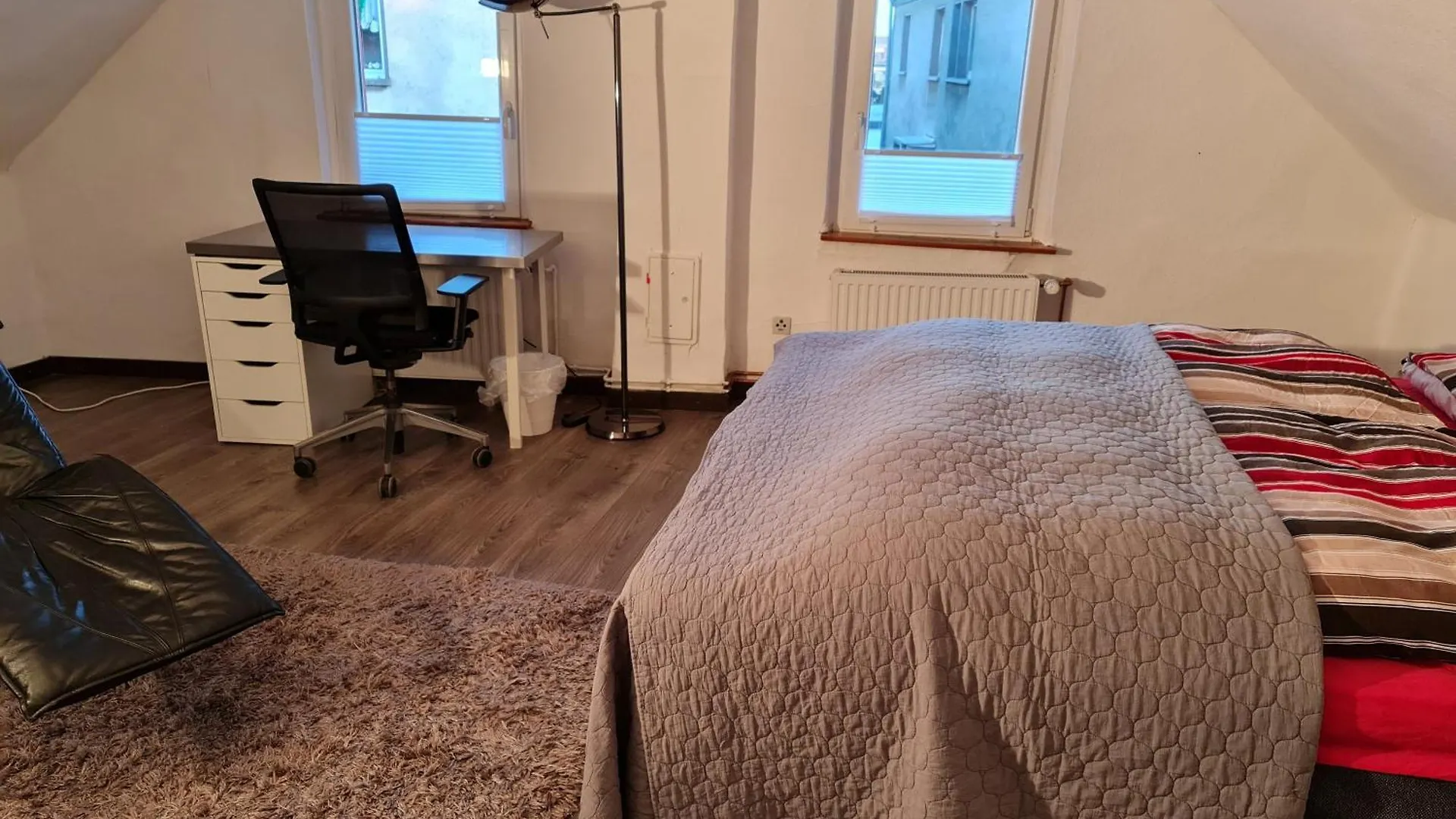 Schoenste Lage Am Rhein In Unmittelbarer Stadtnaehe, B & B Colonia
