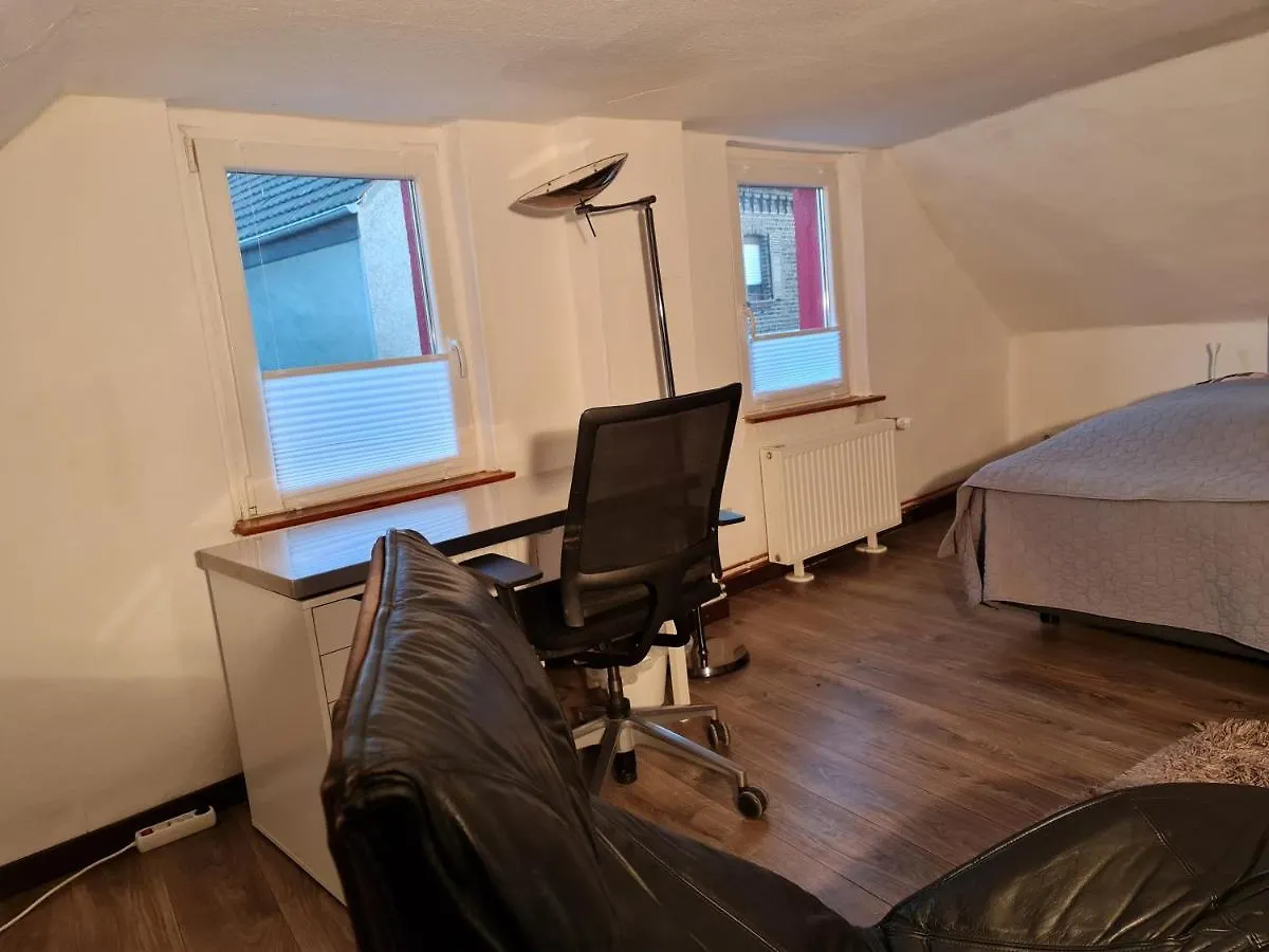 Bed & Breakfast Schoenste Lage Am Rhein In Unmittelbarer Stadtnaehe, B & B Cologne Germany